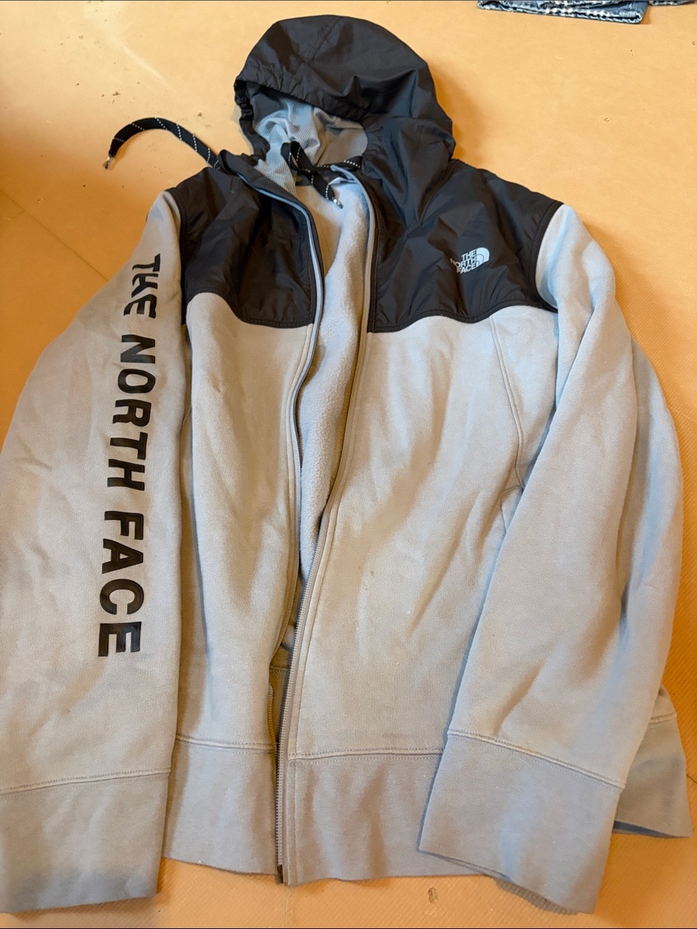 The North Face Light Gray & Black Hooded Performance Fleece Jacket xl